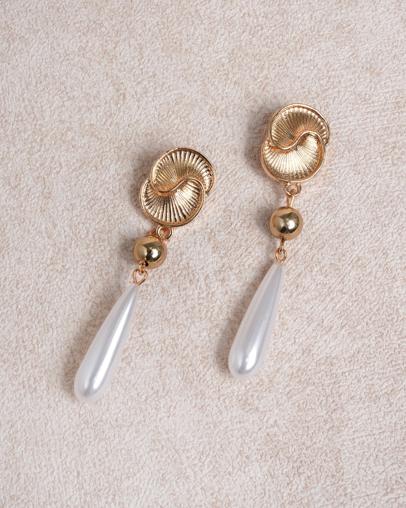 Gold Earrings | Rihoas