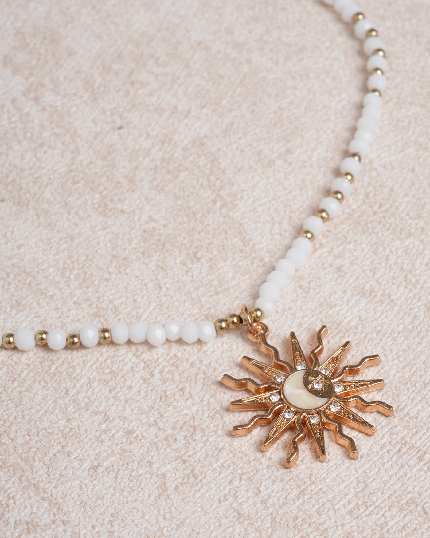White Sun Pendant Necklace | Rihoas