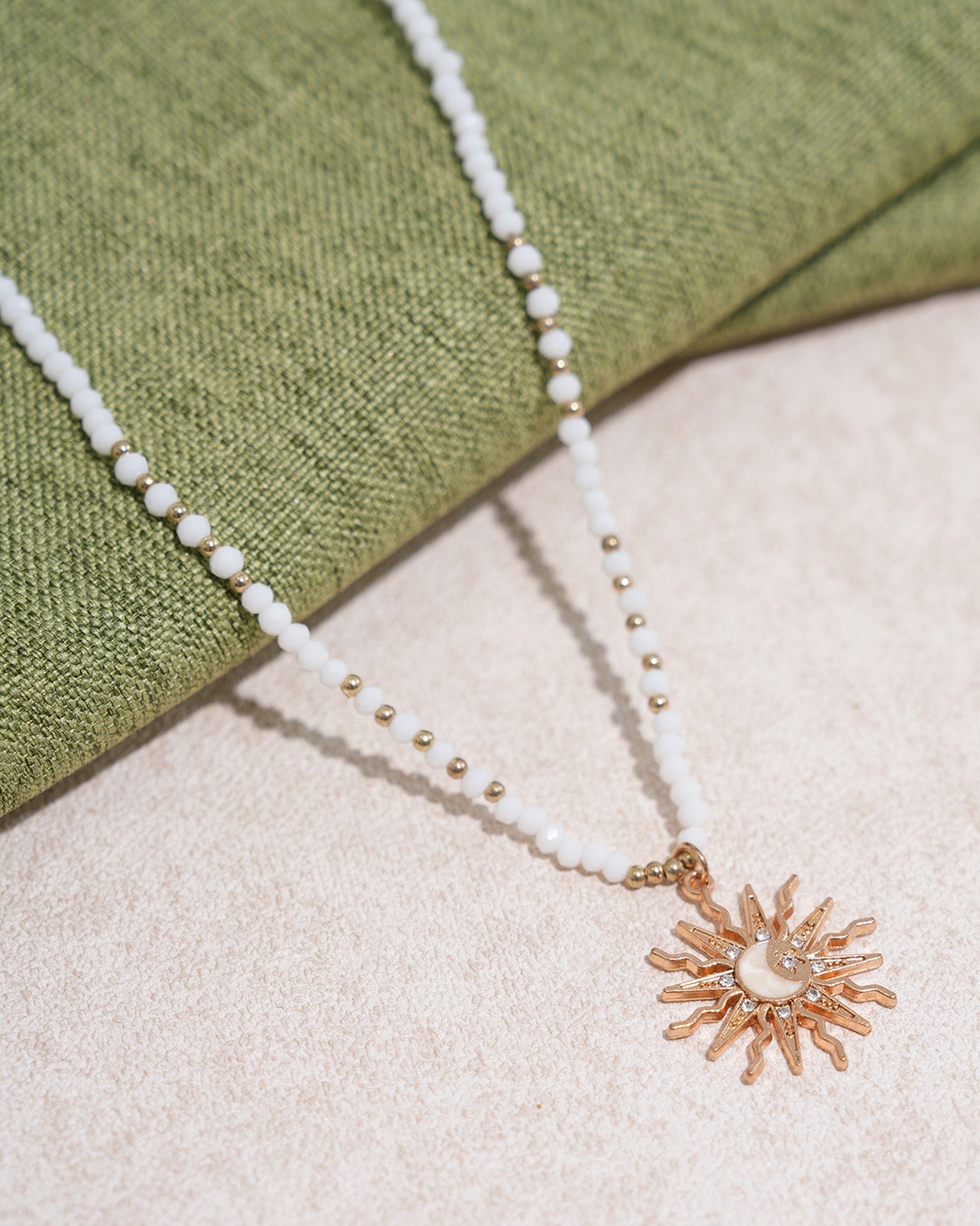 White Sun Pendant Necklace | Rihoas