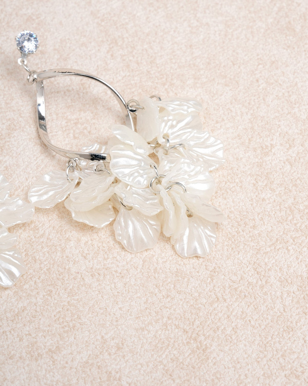 White Alloy Earrings | Rihoas