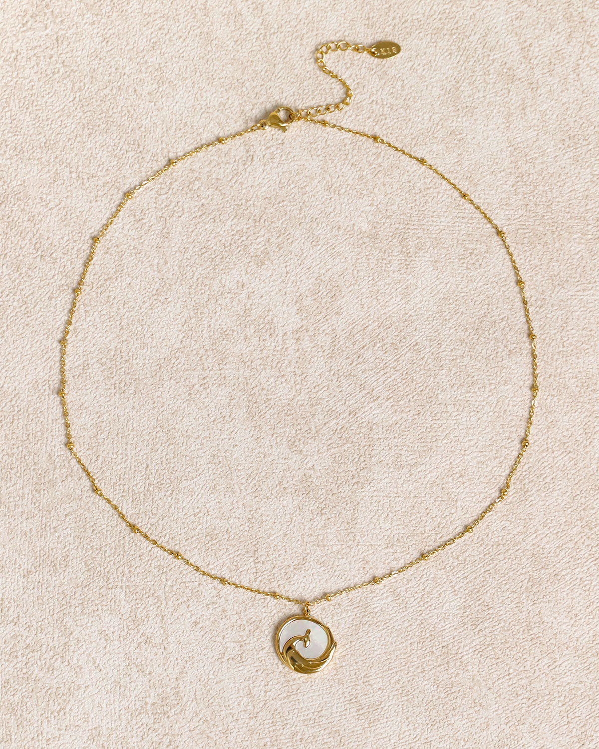 White Seashell Pendant Necklace | Rihoas