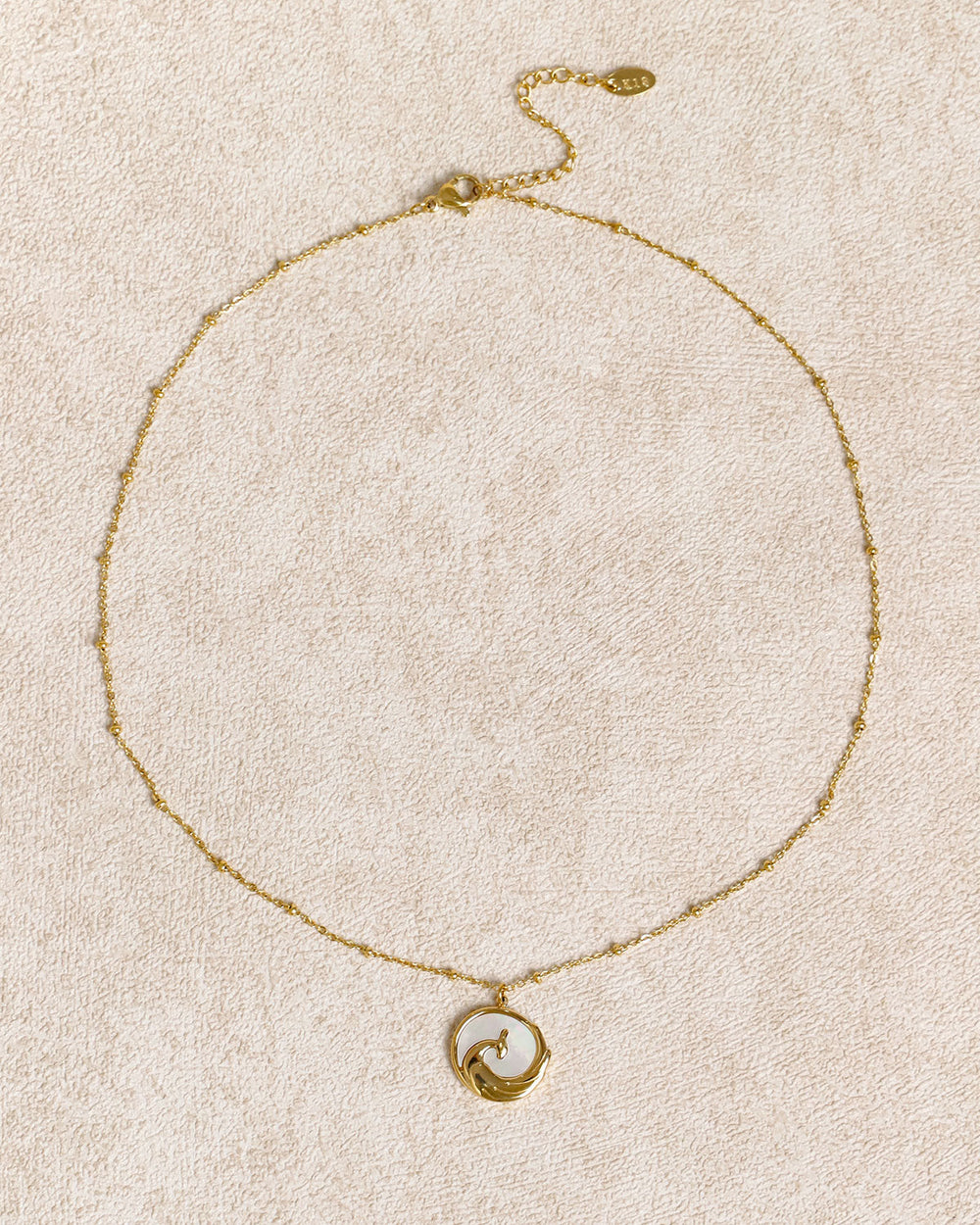 White Seashell Pendant Necklace | Rihoas