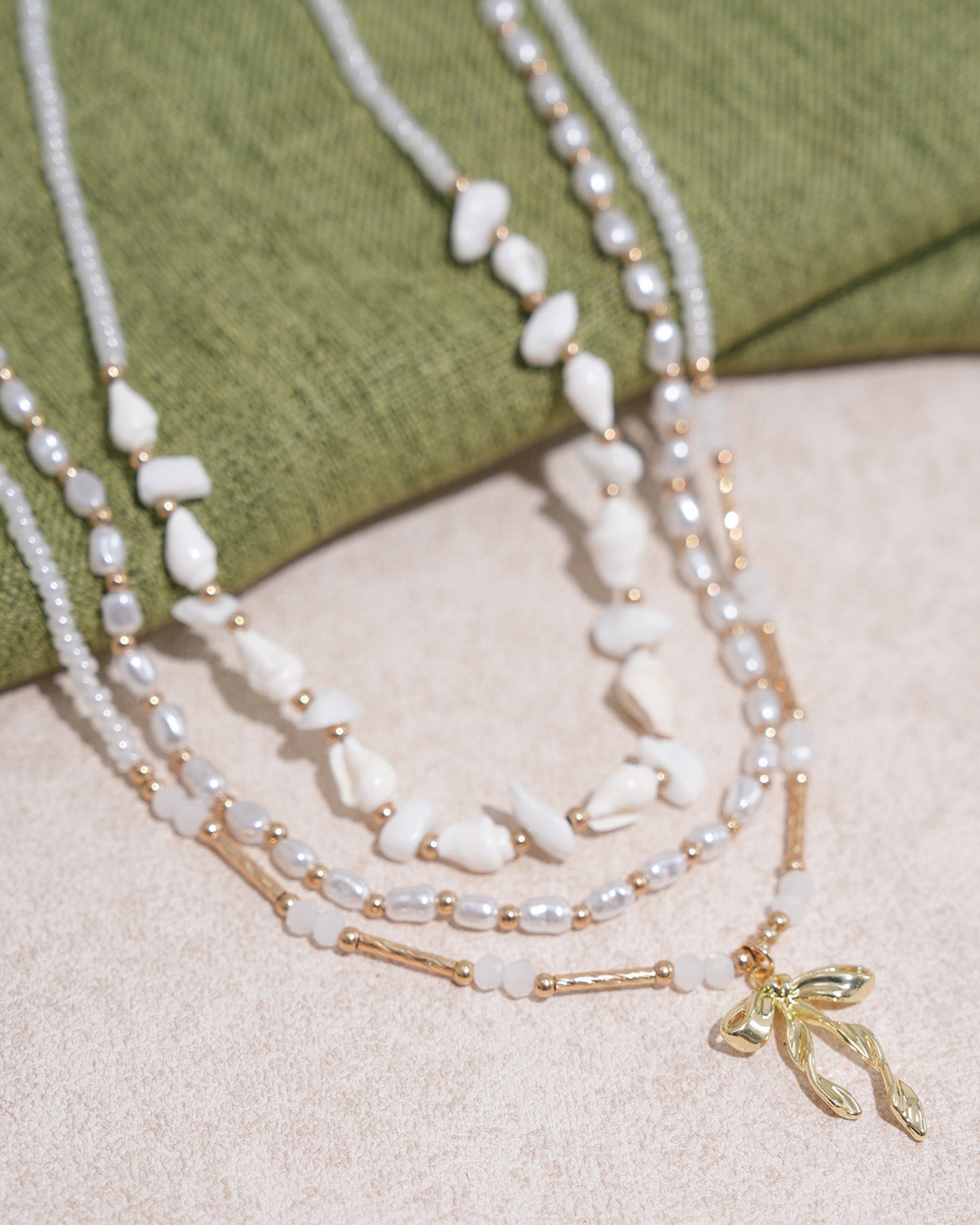 Pearl Beaded Clavicle Necklace | Rihoas