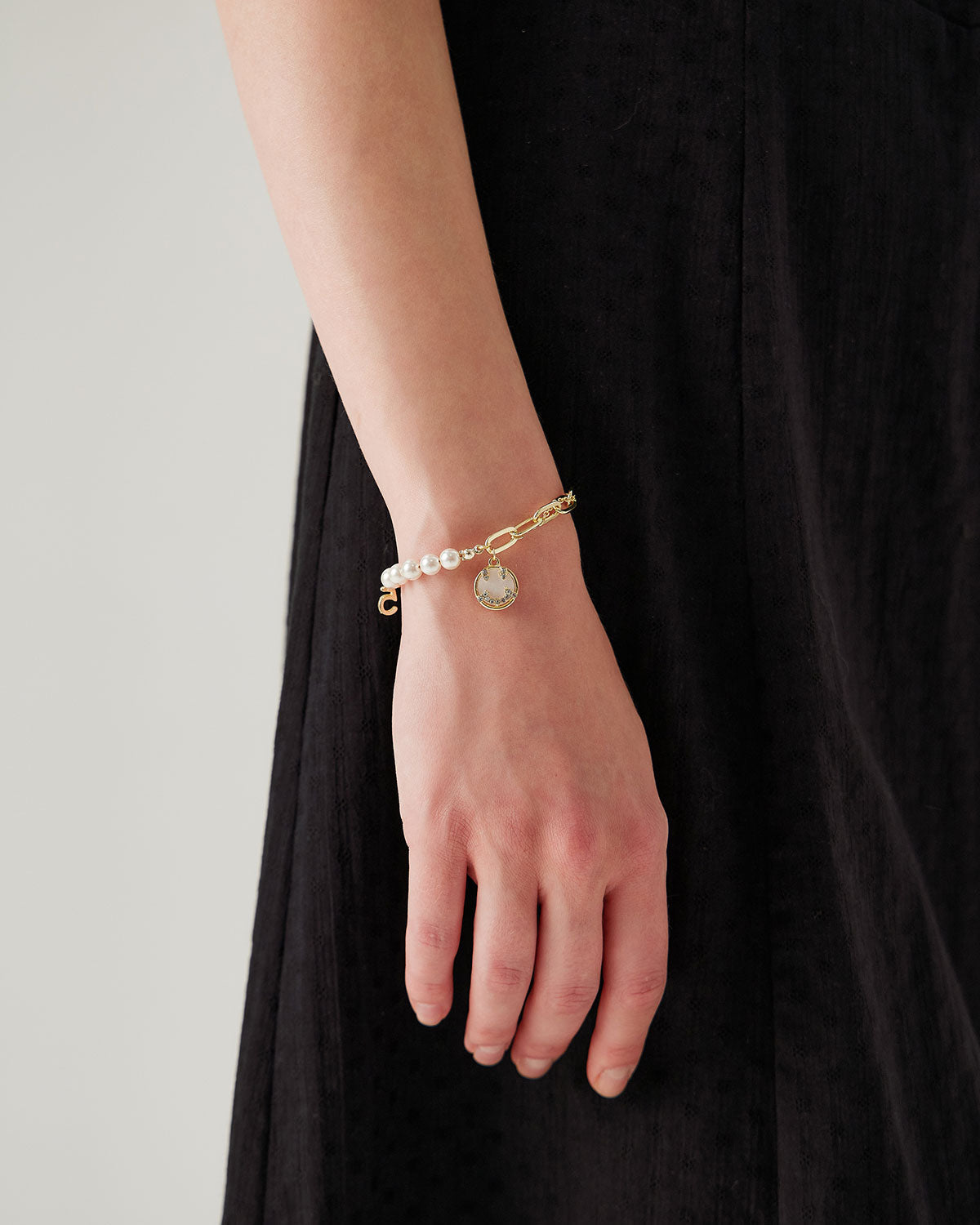 Gold Alloy Pearl Bracelet | Rihoas