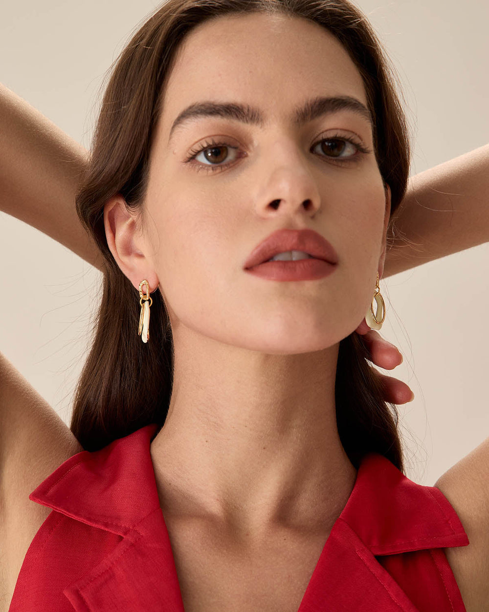 White Overlapping Geometric Earrings | Rihoas