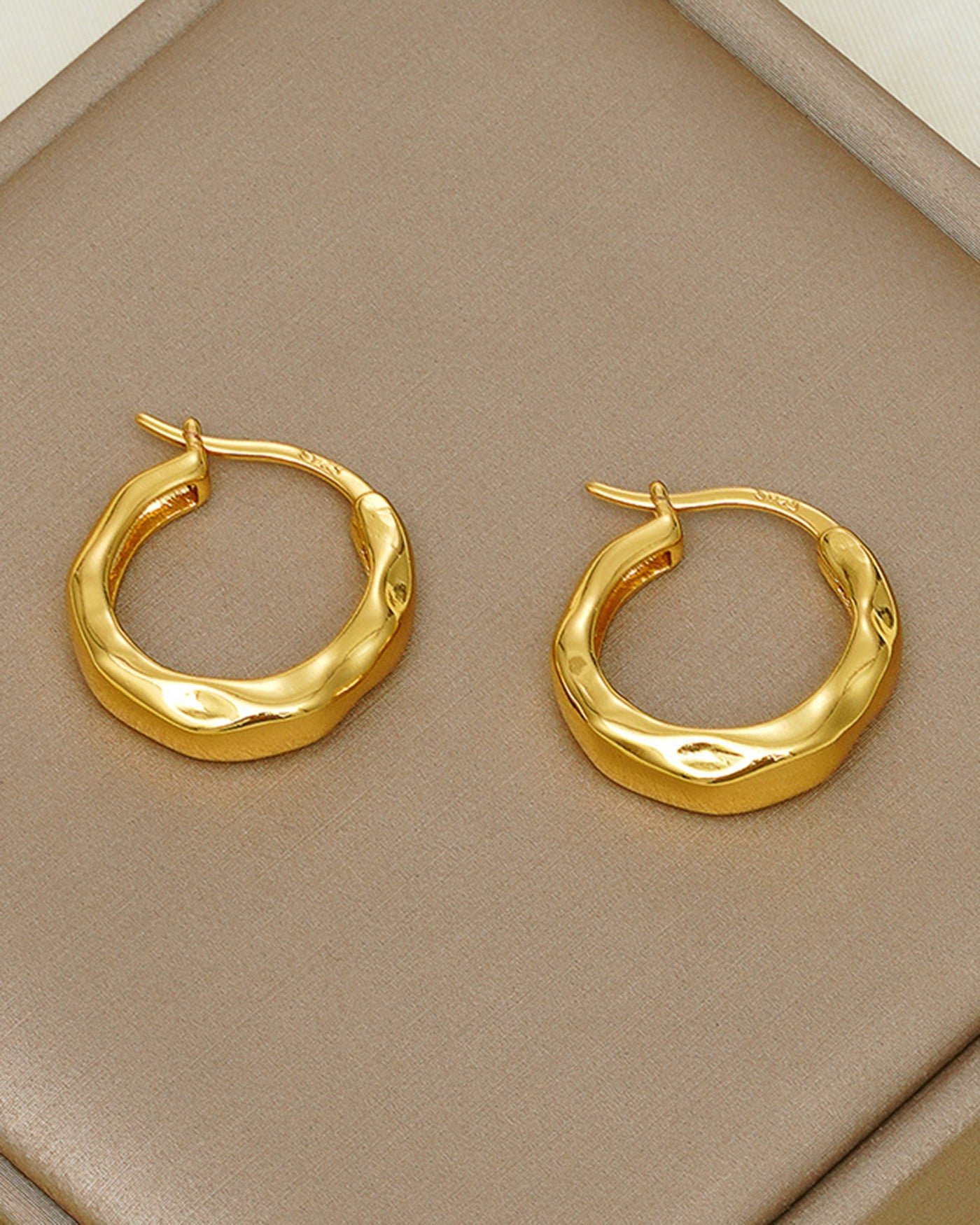 Gold Earrings | Rihoas