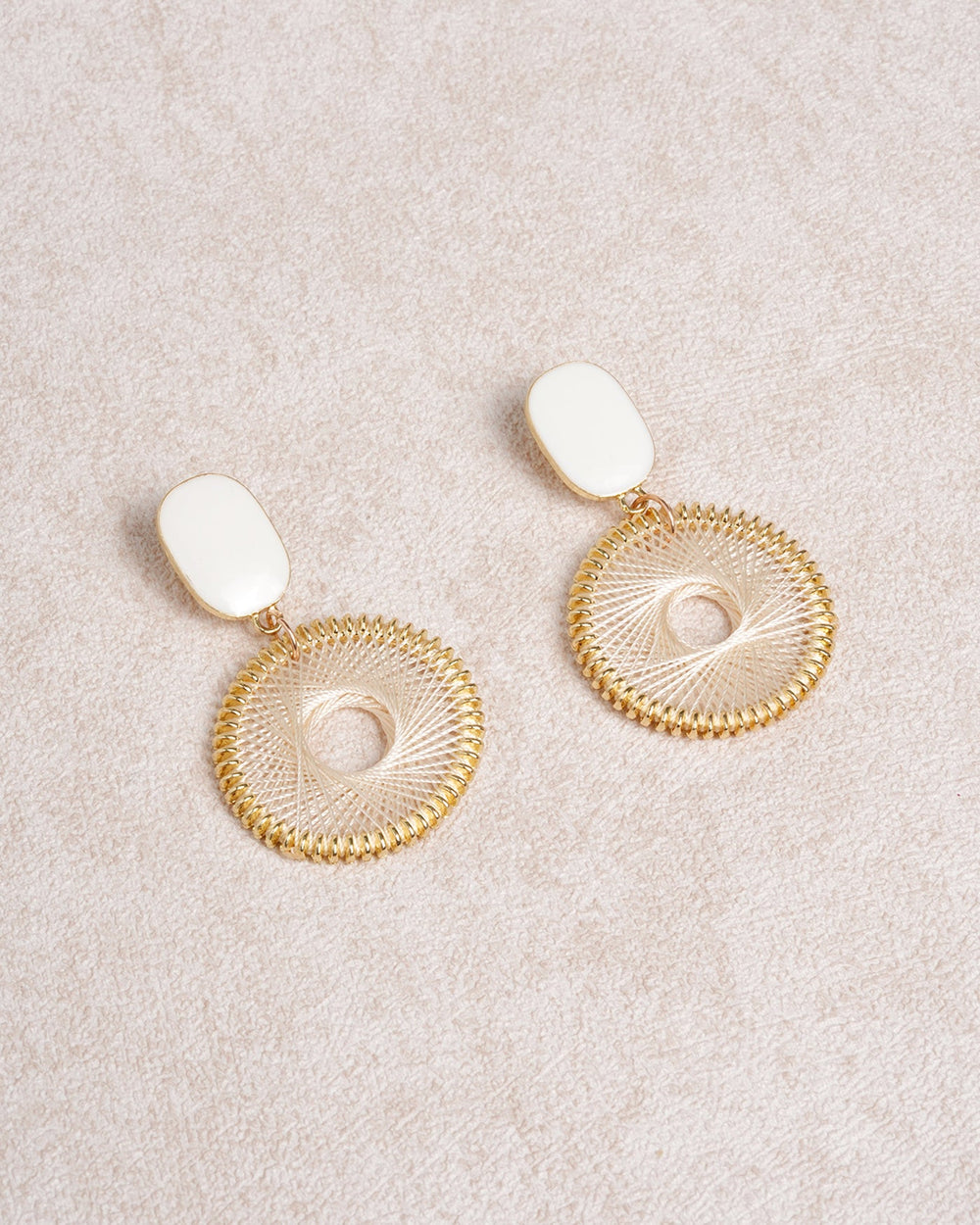 White Vintage Openwork Earrings | Rihoas
