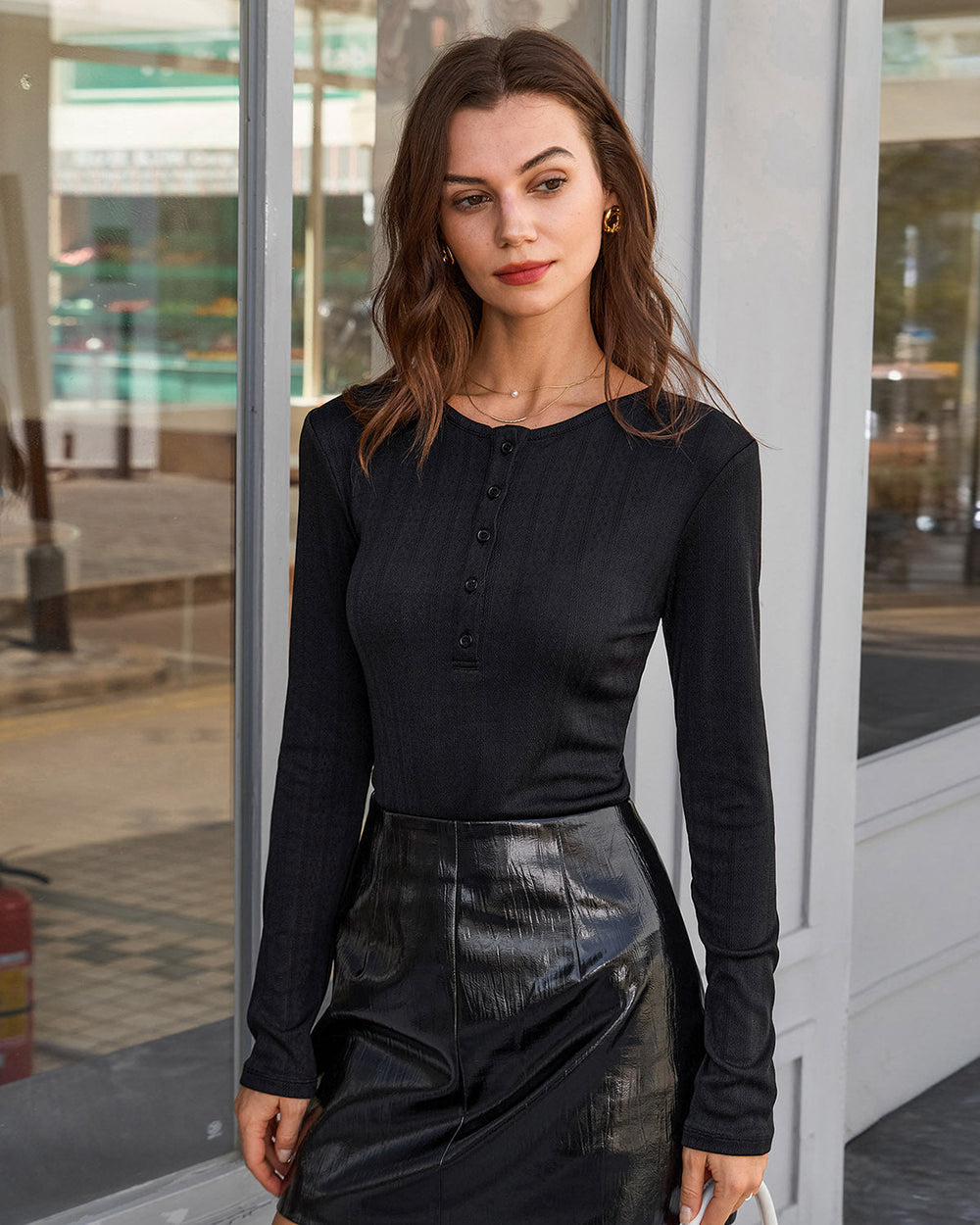 Black Round Neck Slim Knit Office Tee | Rihoas