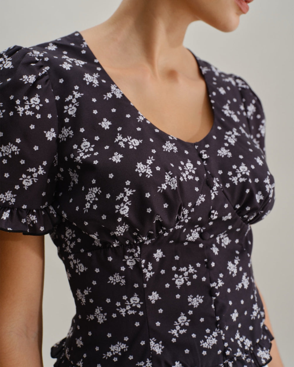 Black Floral Scoop Neck Blouse | Rihoas