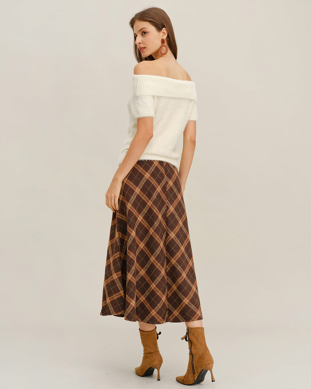 Beige The Shoulder Knit Tee | Rihoas
