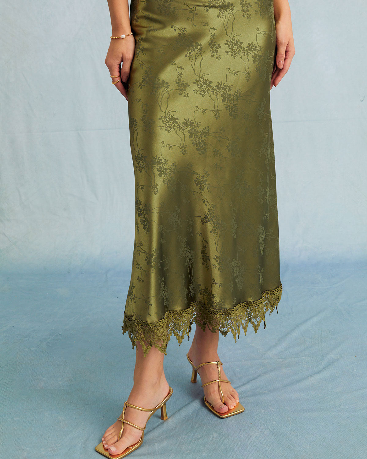 The Green Jacquard Cap Sleeve Satin Midi Dress | Rihoas