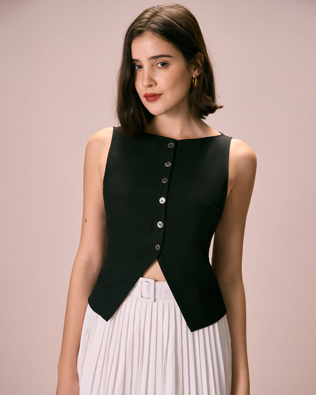 The Black Boat Neck Button Tank Top | Rihoas